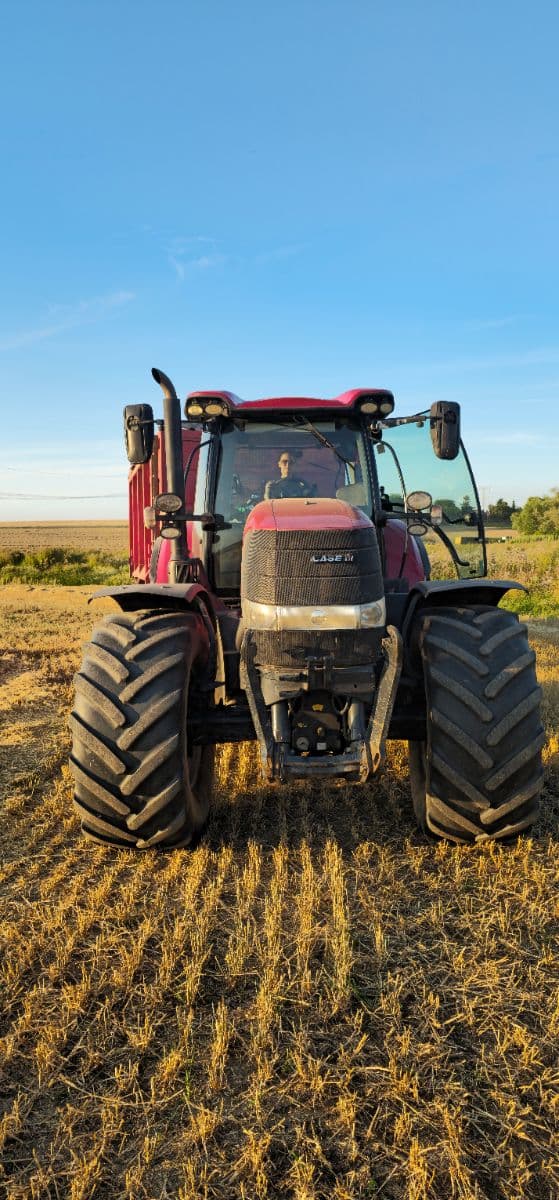 Ponuka spoľahlivej a efektívnej dopravy v agroslužbách (Case IH CVX 240 + Annaburger 26m3)