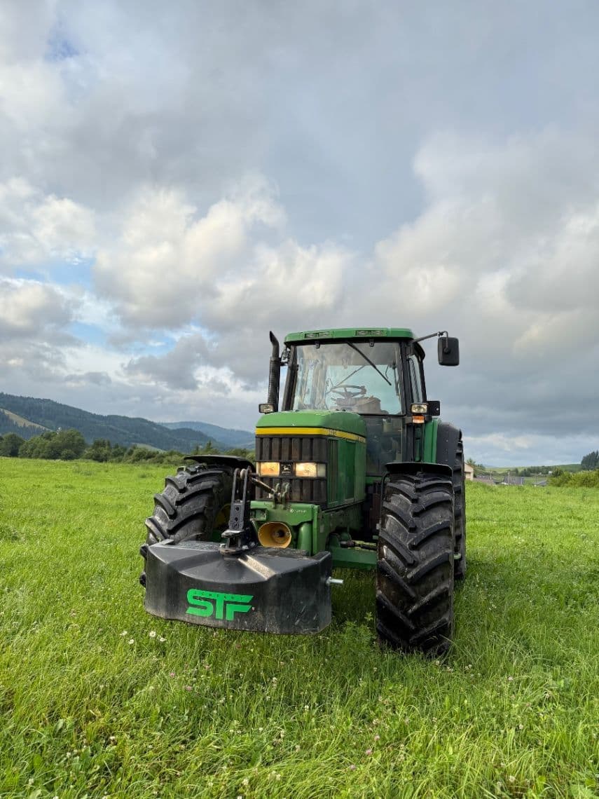 John deere 6810