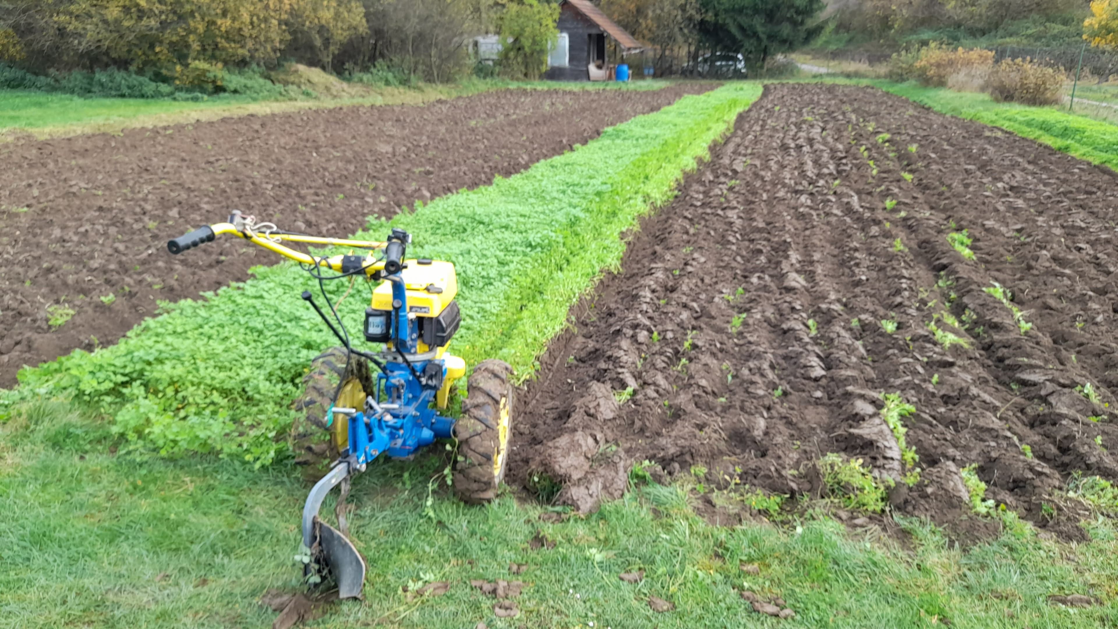 Oranie a rotavátorovanie záhrad – ROVINKA a okolie