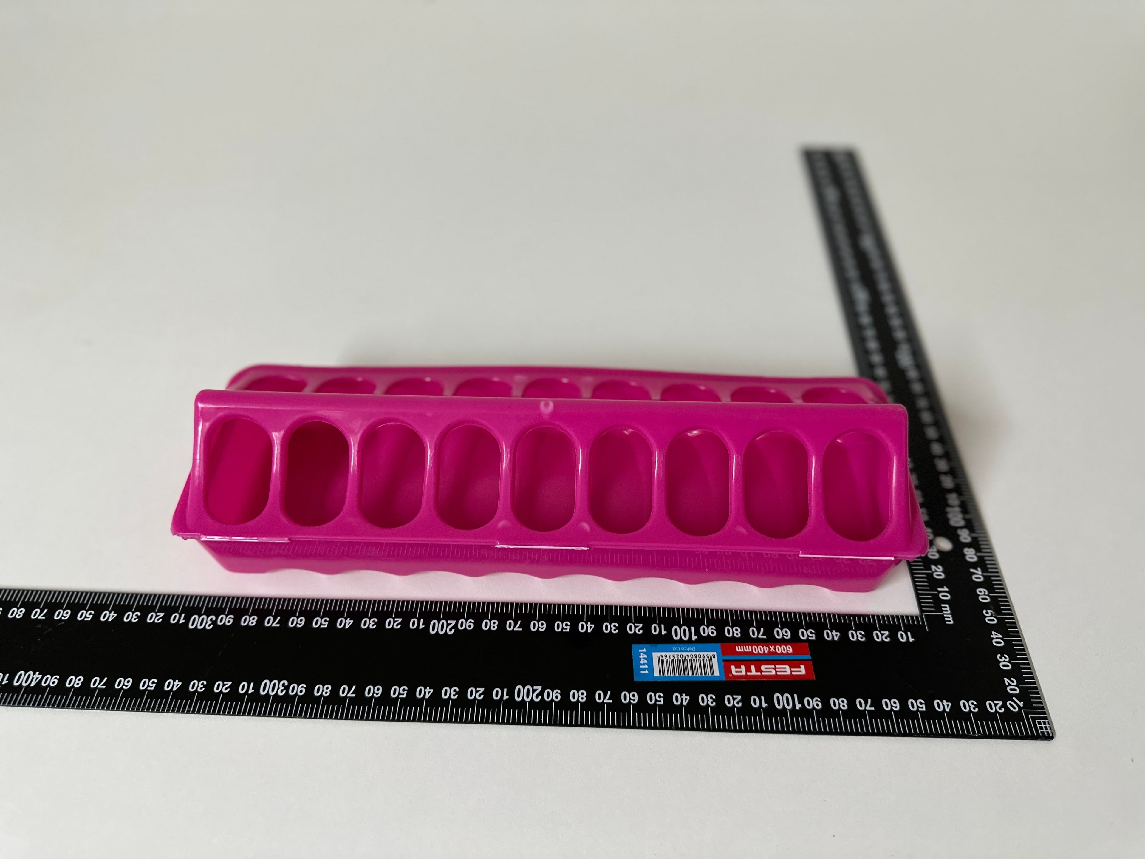 Plastové kŕmidlo pre hydinu – 30 cm (ružové)