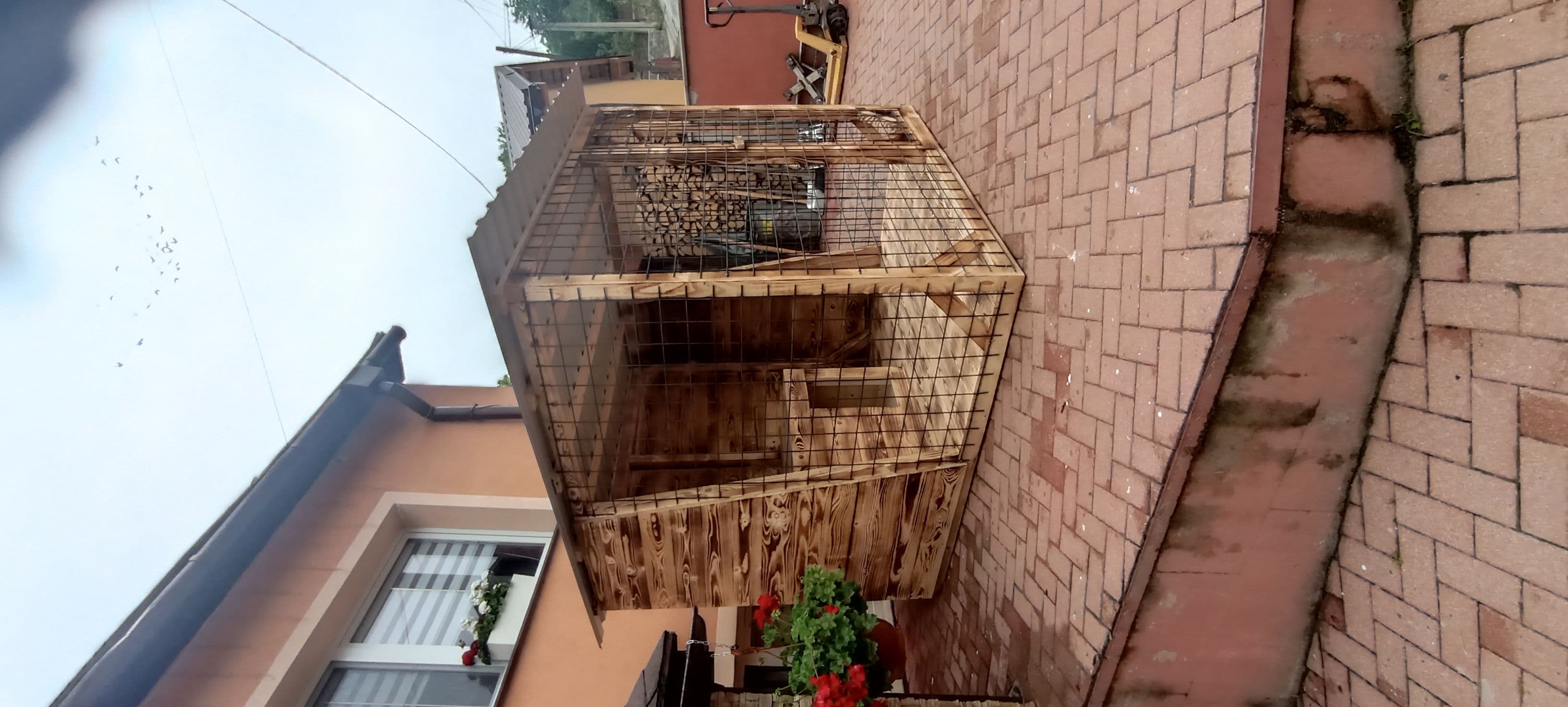 Koterec pre psa voliera