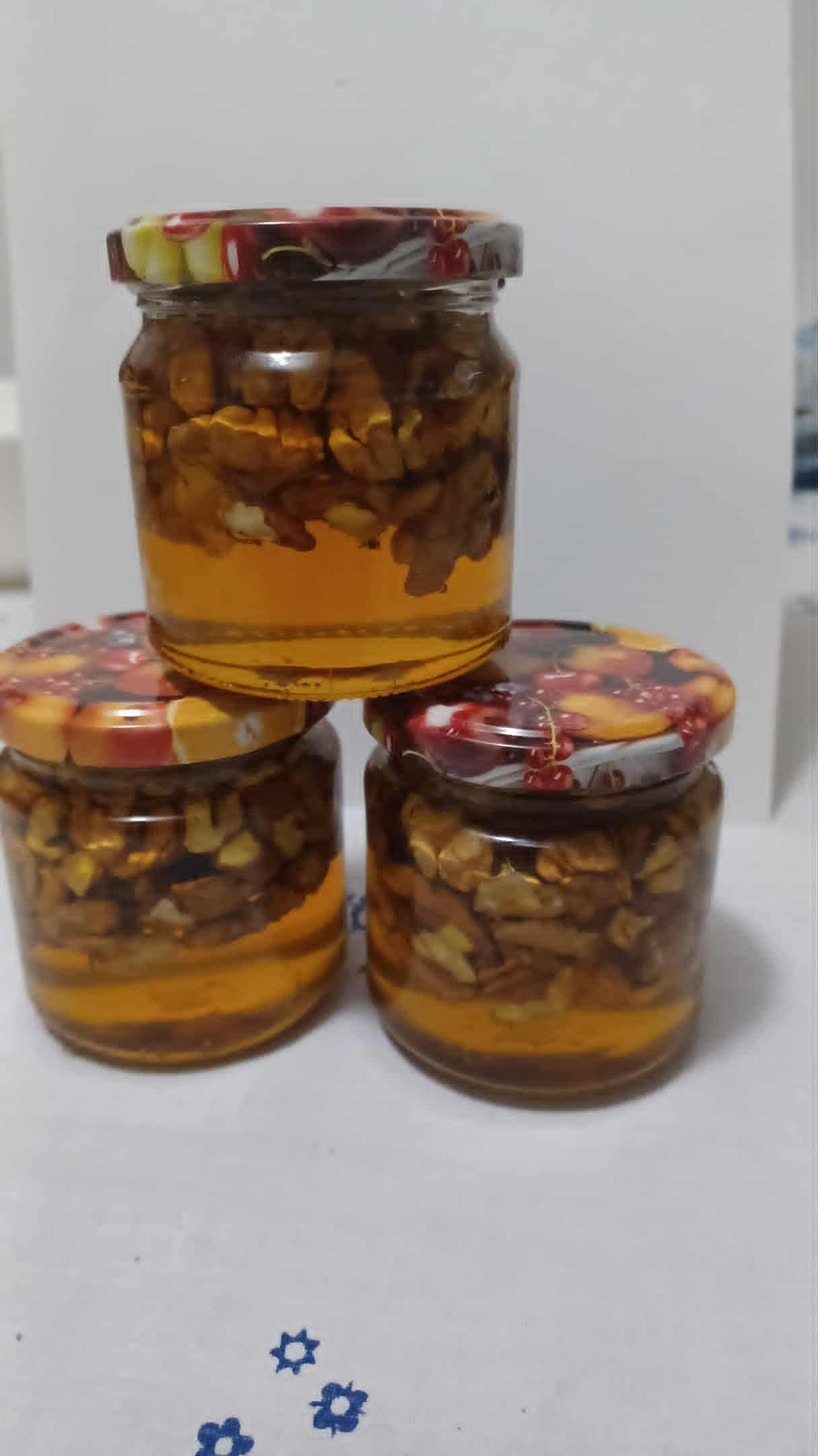 🍯 Vlašské orechy v mede – domáca vitamínová bomba! 🌰✨