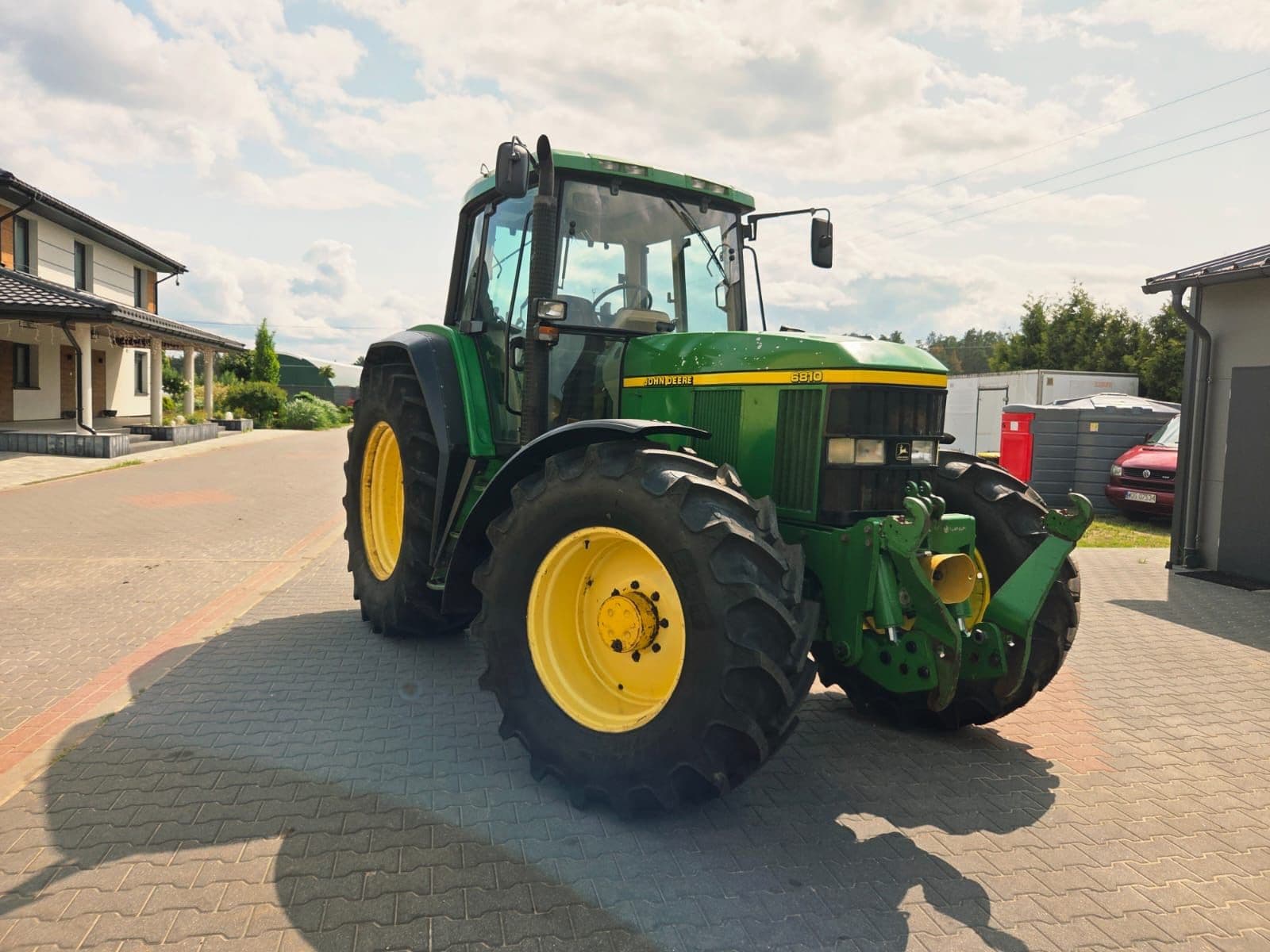 John deere 6810