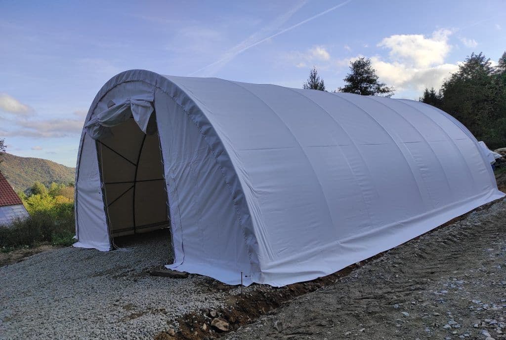 Predám plachtové haly a prístrešky – univerzálne využitie pre farmu aj dvor